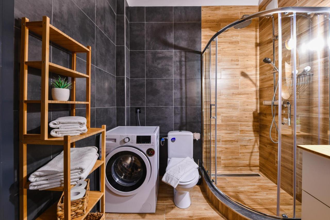 Rex Nest Apartment *